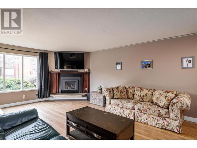 101 - 1870 Parkinson Way, House attached with 2 bedrooms, 2 bathrooms and 1 parking in Kelowna BC | Image 3