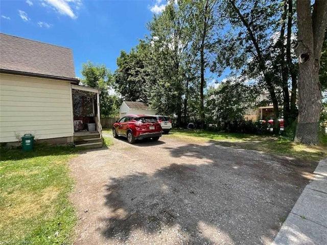 5997 Drummond Rd, House detached with 4 bedrooms, 3 bathrooms and 5 parking in Niagara Falls ON | Image 13