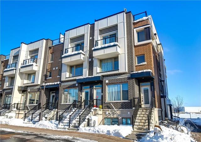 547 Ozawa Private, House attached with 2 bedrooms, 2 bathrooms and 1 parking in Ottawa ON | Image 1