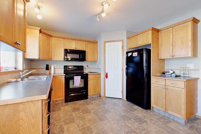 82 Jaspar Crescent, House detached with 5 bedrooms, 3 bathrooms and 2 parking in Red Deer AB | Image 5