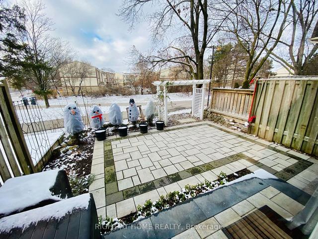 2 - 7430 Copenhagen Rd, Townhouse with 3 bedrooms, 2 bathrooms and 2 parking in Mississauga ON | Image 9