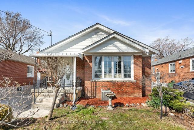 36 Redcar Ave, House detached with 3 bedrooms, 2 bathrooms and 4 parking in Toronto ON | Image 23