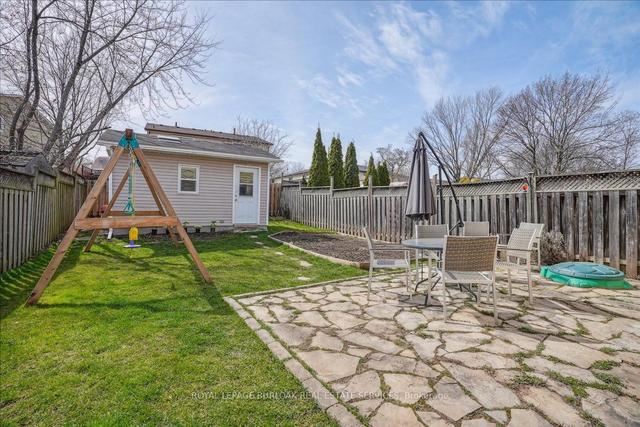 2275 Melissa Cres, House semidetached with 3 bedrooms, 2 bathrooms and 4 parking in Burlington ON | Image 22
