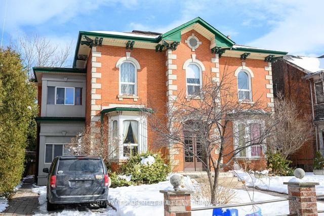 105 East Ave S, House detached with 8 bedrooms, 5 bathrooms and 8 parking in Hamilton ON | Image 1