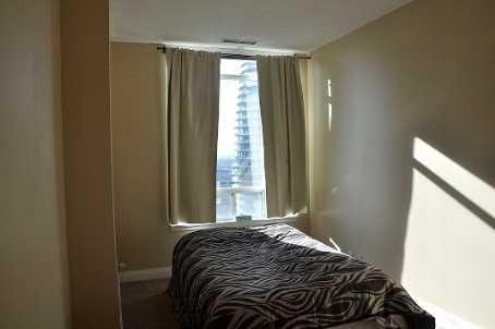 uph 05 - 90 Absolute Ave, Condo with 2 bedrooms, 2 bathrooms and 1 parking in Mississauga ON | Image 5