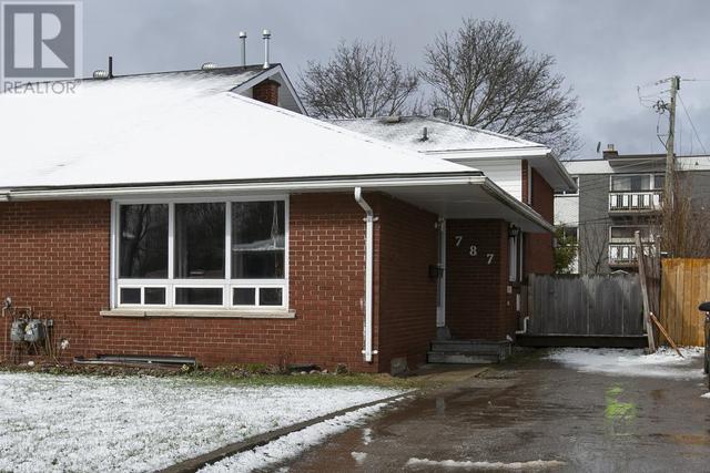 787 Pine St, House semidetached with 4 bedrooms, 1 bathrooms and null parking in Sault Ste. Marie ON | Image 1