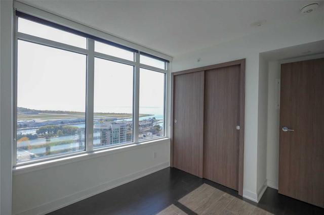 2815 - 17 Bathurst St, Condo with 3 bedrooms, 2 bathrooms and 1 parking in Toronto ON | Image 7