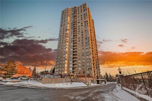 2007 - 545 St Laurent Boulevard, Condo with 2 bedrooms, 2 bathrooms and 1 parking in Ottawa ON | Card Image