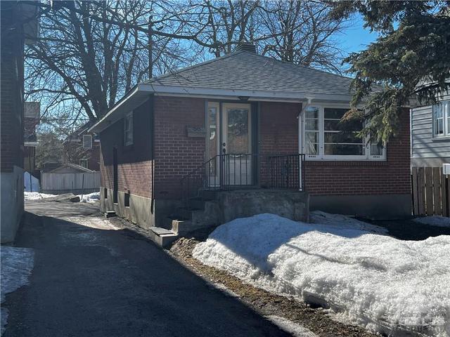 36 Caroline Avenue, House detached with 2 bedrooms, 2 bathrooms and 2 parking in Ottawa ON | Image 1