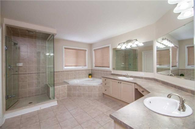 3297 Topeka Dr, House detached with 5 bedrooms, 6 bathrooms and 2 parking in Mississauga ON | Image 12