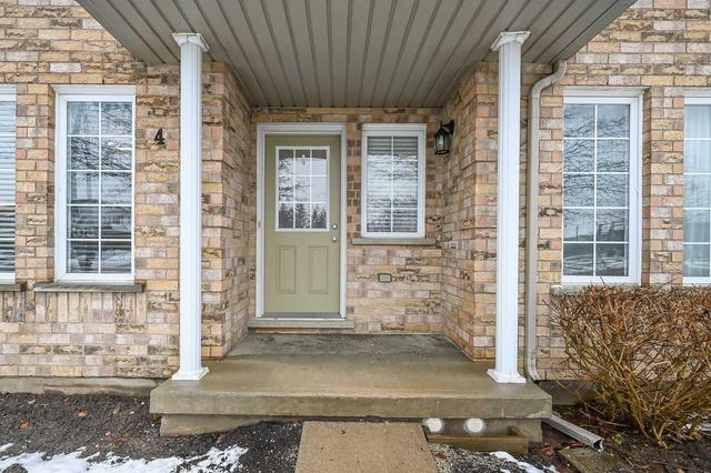 4 - 210 Dawn Ave, Townhouse with 3 bedrooms, 3 bathrooms and 1 parking in Guelph ON | Image 2