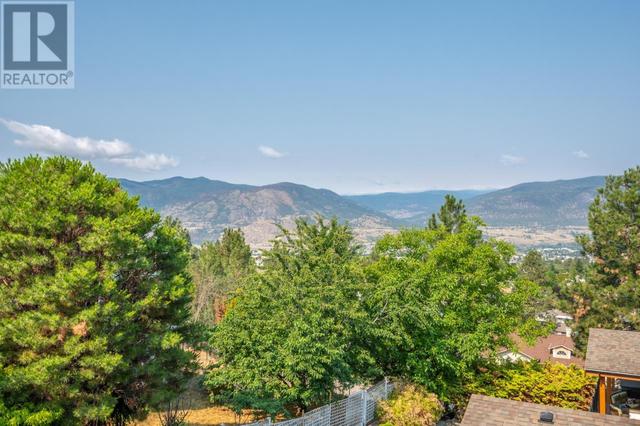 1593 Holden Road, House detached with 4 bedrooms, 3 bathrooms and 4 parking in Penticton BC | Image 13