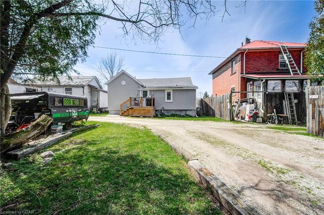 154 Alice Street, House detached with 2 bedrooms, 1 bathrooms and 3 parking in Guelph ON | Image 44