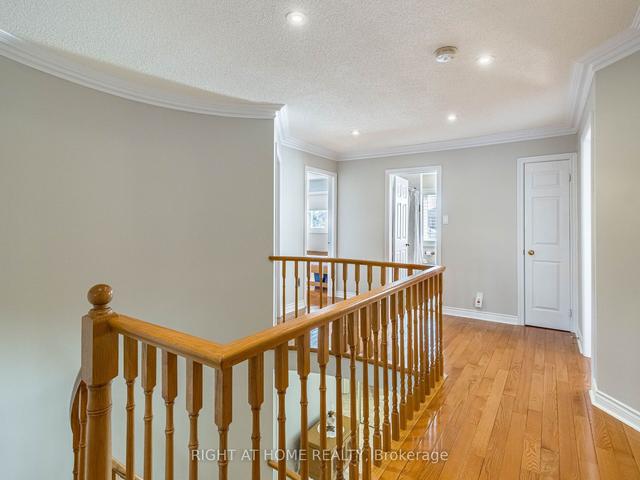 2595 Ambercroft Tr, House detached with 4 bedrooms, 4 bathrooms and 4 parking in Mississauga ON | Image 5