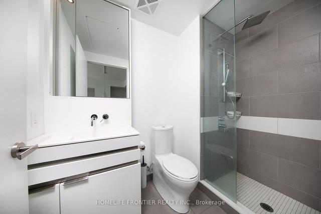 1513 - 197 Yonge St, Condo with 0 bedrooms, 1 bathrooms and 0 parking in Toronto ON | Image 4