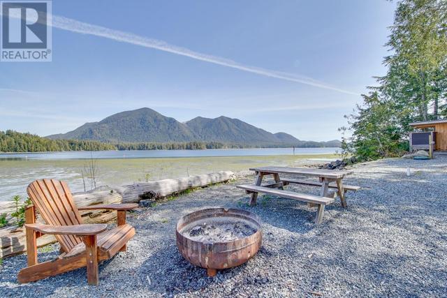 740 Campbell St, House detached with 4 bedrooms, 2 bathrooms and 6 parking in Tofino BC | Image 3