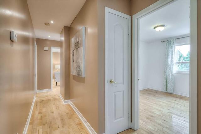 128 Marla Crt, House detached with 3 bedrooms, 3 bathrooms and 4 parking in Richmond Hill ON | Image 11