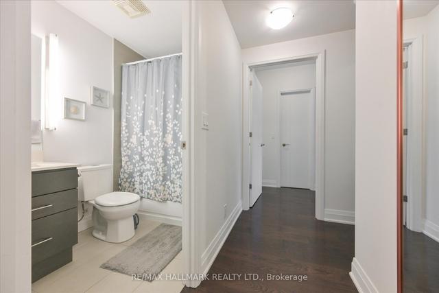 421 - 21 Clairtrell Rd N, Condo with 2 bedrooms, 2 bathrooms and 1 parking in Toronto ON | Image 9