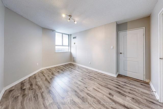 1510 - 236 Albion Rd, Condo with 3 bedrooms, 2 bathrooms and 1 parking in Toronto ON | Image 8