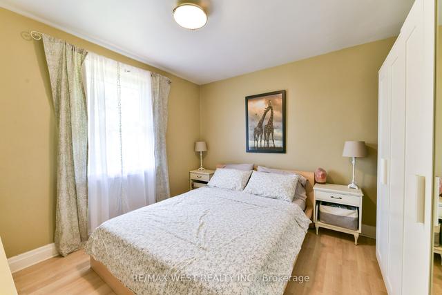 538 Queens Dr, House detached with 3 bedrooms, 2 bathrooms and 4 parking in Toronto ON | Image 9