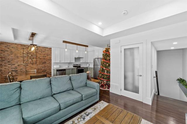 2 - 15 Forbes Ave, Townhouse with 3 bedrooms, 2 bathrooms and 1 parking in Toronto ON | Image 28