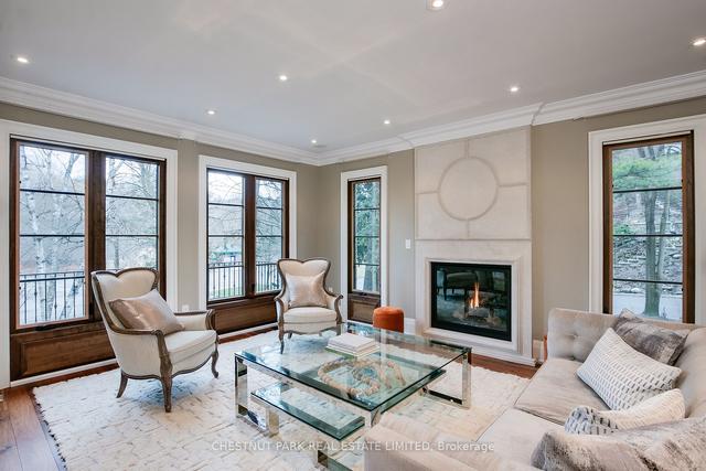 2 Dacre Cres, House detached with 5 bedrooms, 5 bathrooms and 7 parking in Toronto ON | Image 36