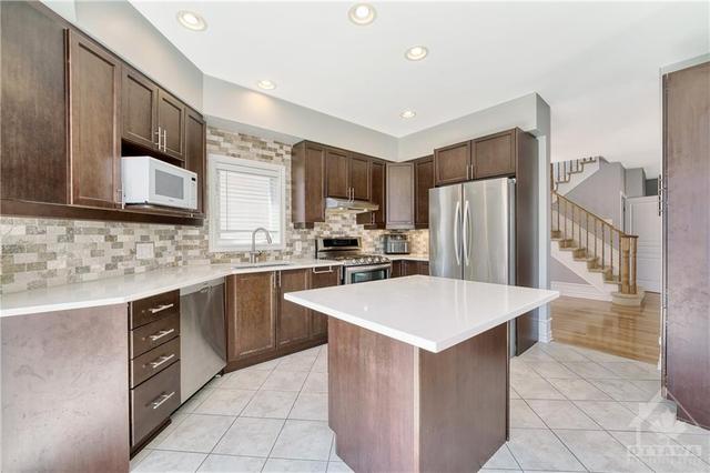 407 Fireweed Trail, House detached with 4 bedrooms, 3 bathrooms and 4 parking in Ottawa ON | Image 12