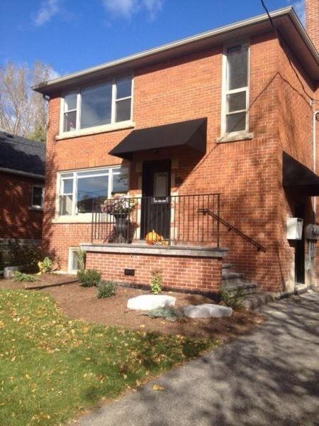 (upper) - 33 Broadview Ave, House detached with 2 bedrooms, 1 bathrooms and 1 parking in Mississauga ON | Image 1