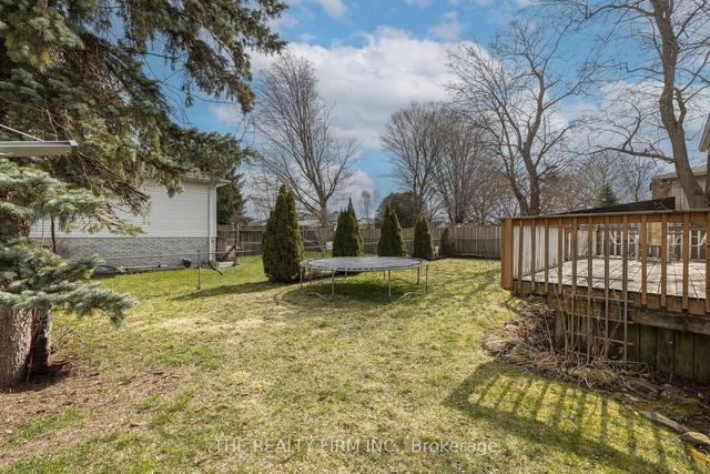 239 Queen St, House detached with 3 bedrooms, 1 bathrooms and 4 parking in Strathroy Caradoc ON | Image 25