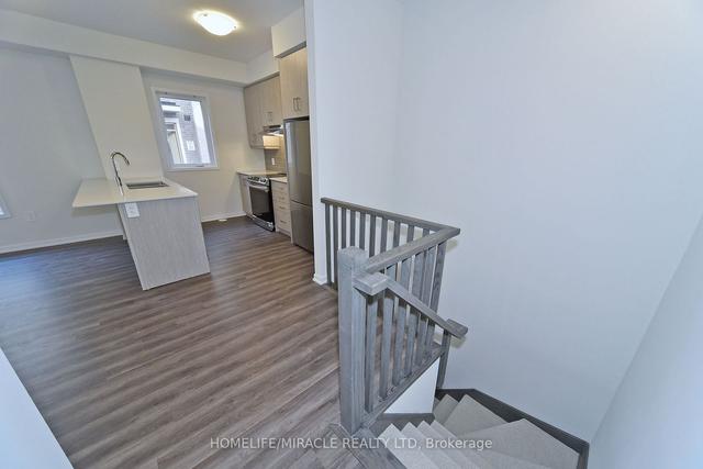 61 - 31 Honeycrisp Cres N, Townhouse with 2 bedrooms, 3 bathrooms and 1 parking in Vaughan ON | Image 13