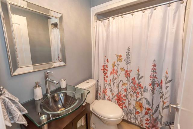 26 Fourth Ave, House semidetached with 3 bedrooms, 4 bathrooms and 7 parking in Kitchener ON | Image 21