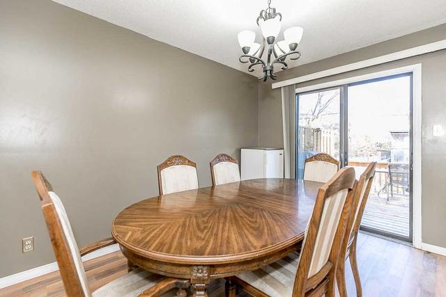 17 Hudson Cres, House semidetached with 3 bedrooms, 2 bathrooms and 4 parking in Bradford West Gwillimbury ON | Image 5