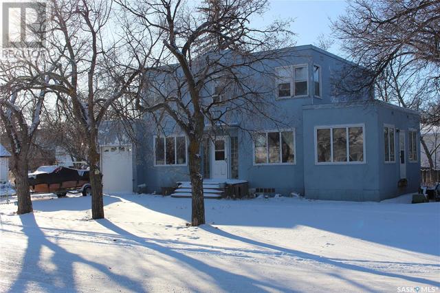 304 3rd Avenue, House detached with 3 bedrooms, 2 bathrooms and null parking in Eston SK | Image 6