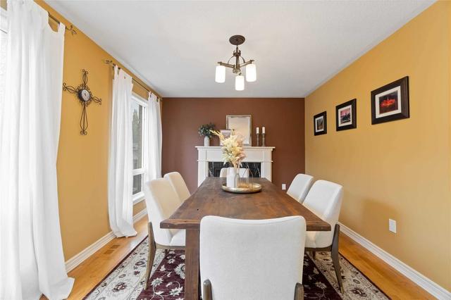 1381 Derby County Cres, House detached with 4 bedrooms, 3 bathrooms and 2 parking in Oakville ON | Image 6