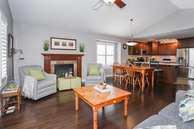 14 Riverside Circ, Condo with 2 bedrooms, 2 bathrooms and 3 parking in West Lincoln ON | Image 2