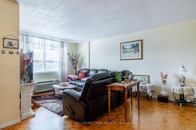 511 - 2835 Islington Ave, Condo with 2 bedrooms, 2 bathrooms and 1 parking in Toronto ON | Image 2