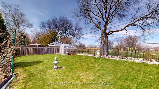 8 Gentian Dr, House detached with 3 bedrooms, 2 bathrooms and 7 parking in Toronto ON | Image 29