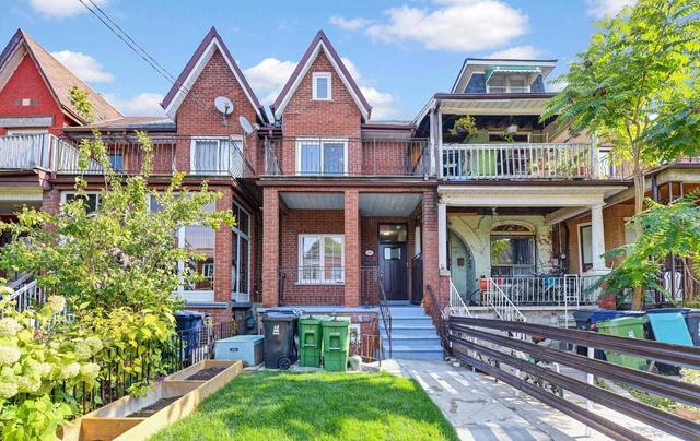 295 Clinton St, House attached with 5 bedrooms, 3 bathrooms and 1 parking in Toronto ON | Image 12