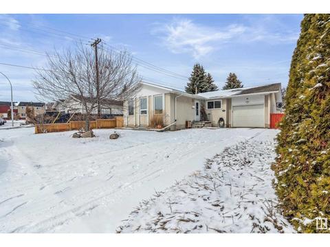 107 Steele Cr Nw, House detached with 5 bedrooms, 2 bathrooms and null parking in Edmonton AB | Card Image