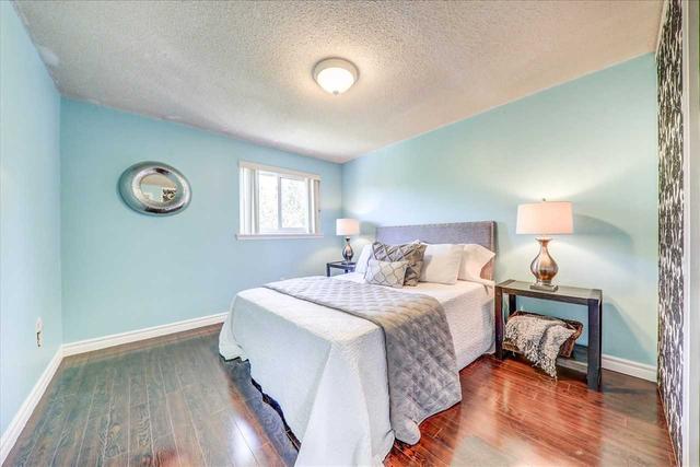 79 Pilkey Cres, House attached with 3 bedrooms, 2 bathrooms and 3 parking in Toronto ON | Image 9