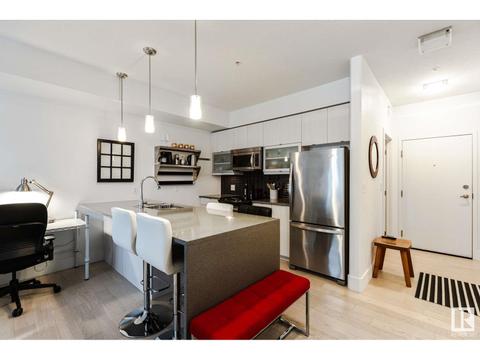 102 - 10030 83 Av Nw, Condo with 1 bedrooms, 1 bathrooms and null parking in Edmonton AB | Card Image