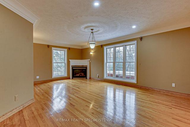 15 Royal York Crt, House detached with 3 bedrooms, 4 bathrooms and 8 parking in Brant ON | Image 34