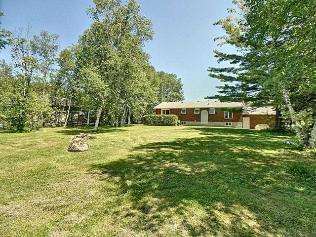 129 Pinewood Blvd, House detached with 3 bedrooms, 2 bathrooms and 8 parking in Kawartha Lakes ON | Image 8