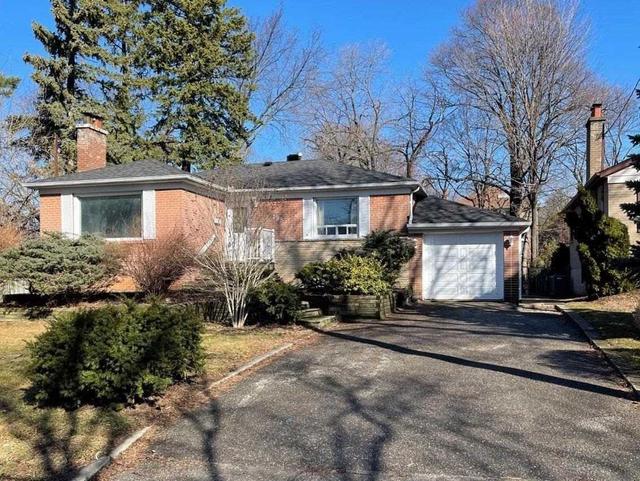 198 Dunview Ave, House detached with 3 bedrooms, 3 bathrooms and 4 parking in Toronto ON | Image 12