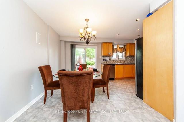 28 Summerdale Cres, House semidetached with 3 bedrooms, 4 bathrooms and 4 parking in Brampton ON | Image 4