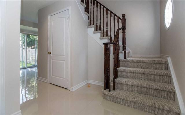 12 Vivians Cres, House detached with 3 bedrooms, 2 bathrooms and 2 parking in Brampton ON | Image 12