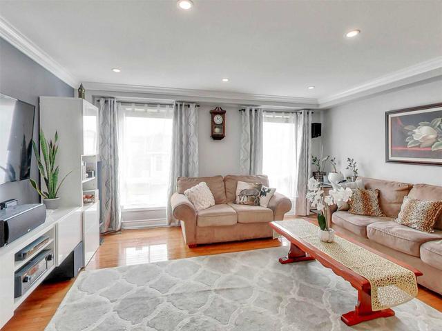 5352 Bushelgrove Circ, House attached with 3 bedrooms, 3 bathrooms and 3.5 parking in Mississauga ON | Image 9