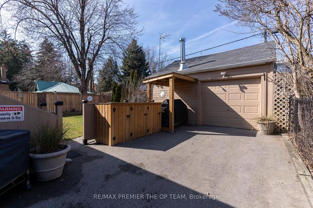 34 Queens Dr, House detached with 4 bedrooms, 4 bathrooms and 7 parking in Toronto ON | Image 35