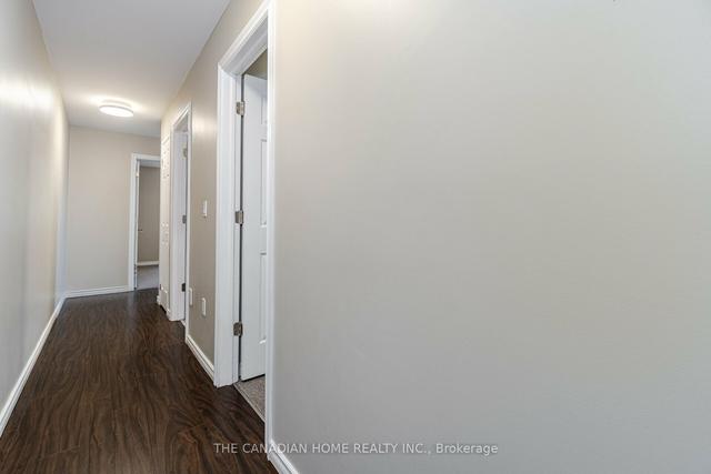 4993 St. Clair Ave, House semidetached with 3 bedrooms, 2 bathrooms and 3 parking in Niagara Falls ON | Image 10