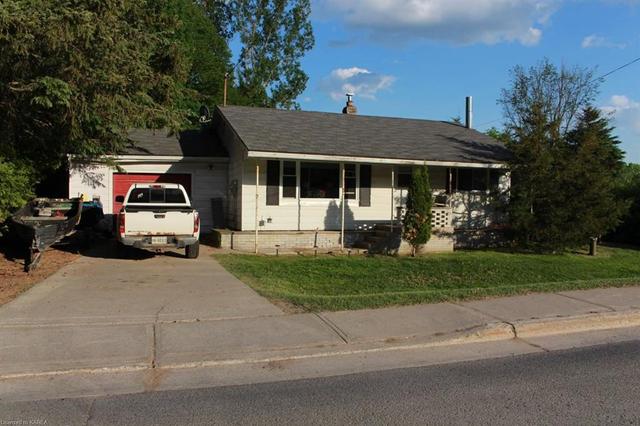 11600 Highway 38, House detached with 2 bedrooms, 1 bathrooms and 2 parking in Central Frontenac ON | Image 1